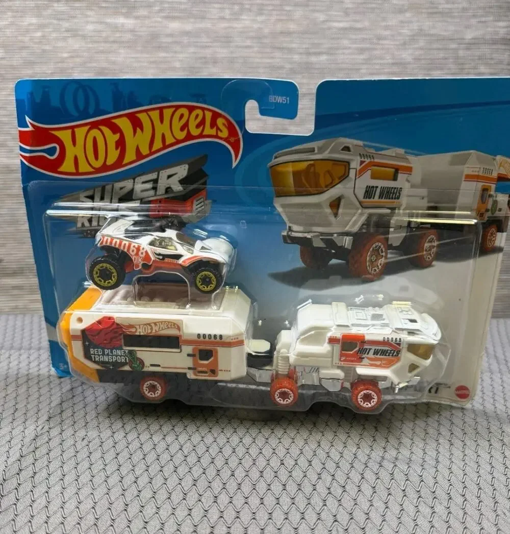 Hot Wheels Red Planet Transport 2024 1:64 Transporter Vehicle NEW